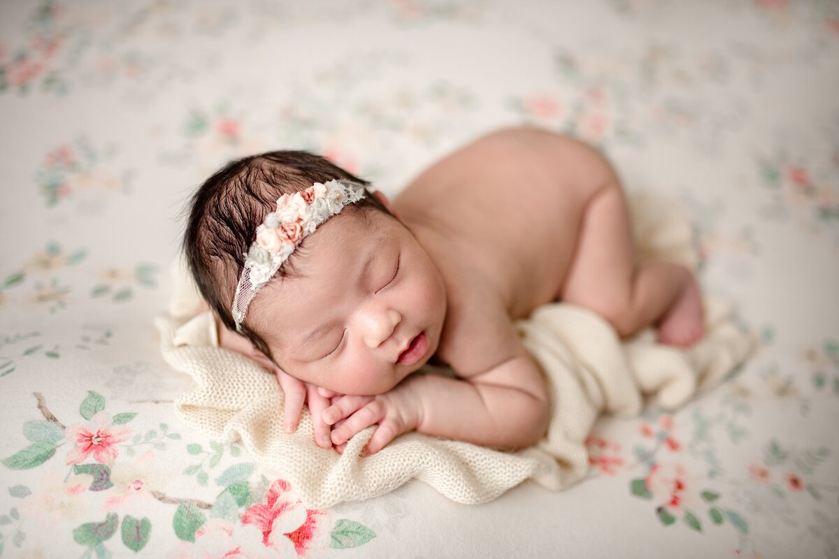 newborn-springflowers-maryland