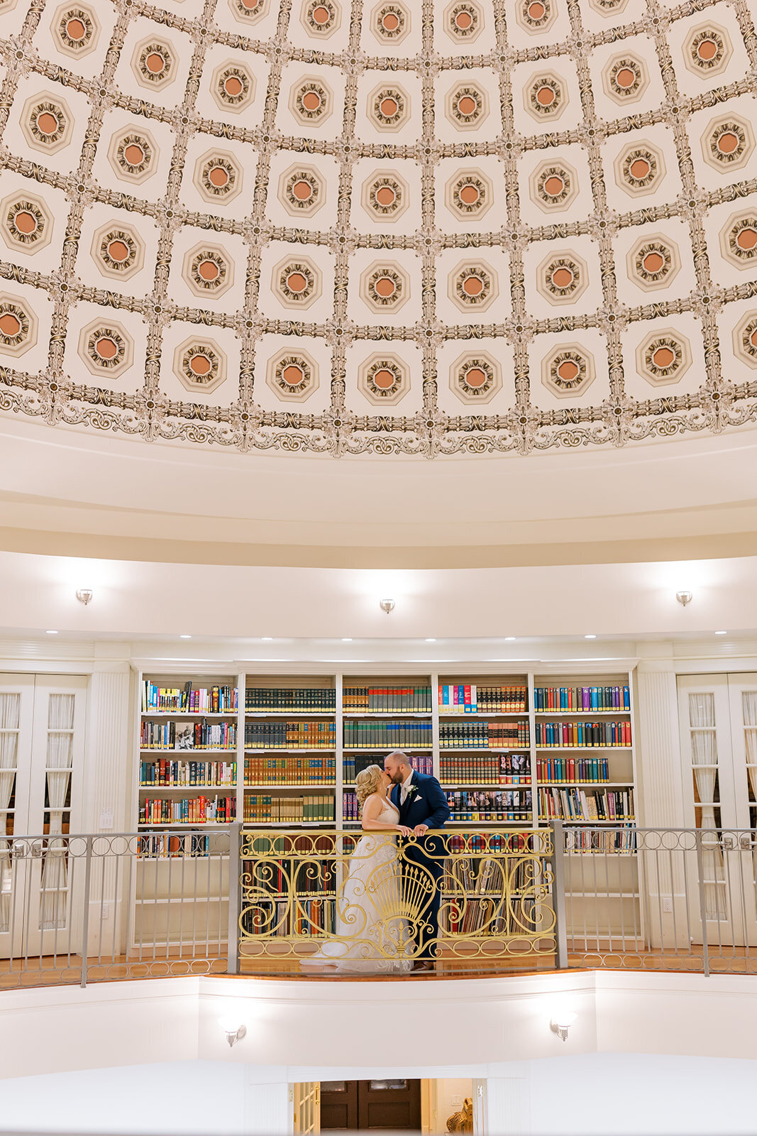 miranda-rose-photo-whitehurst-gallery-elopement-venue-chantilly-chic-celebrations-15