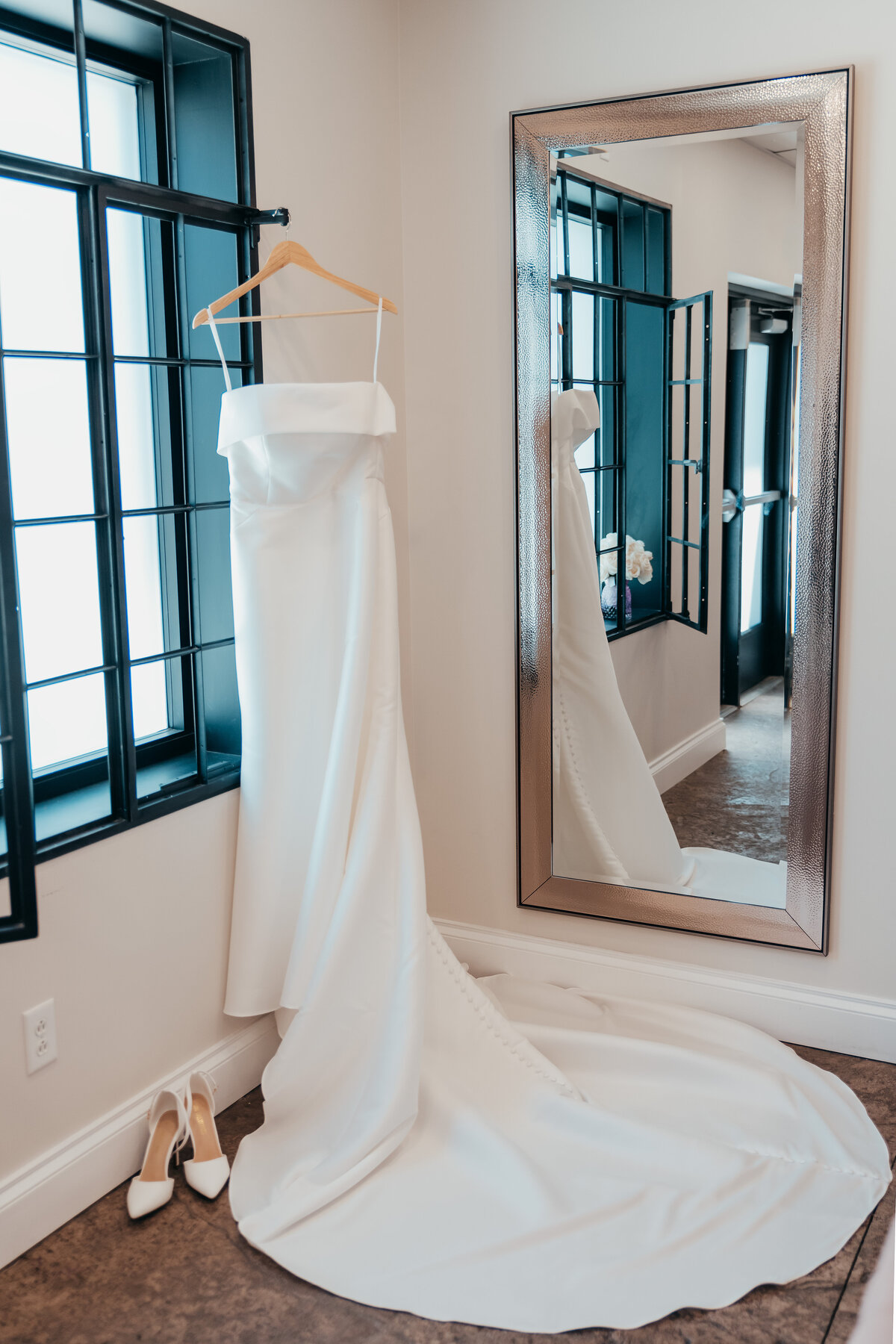 dress-details-wedding-photography