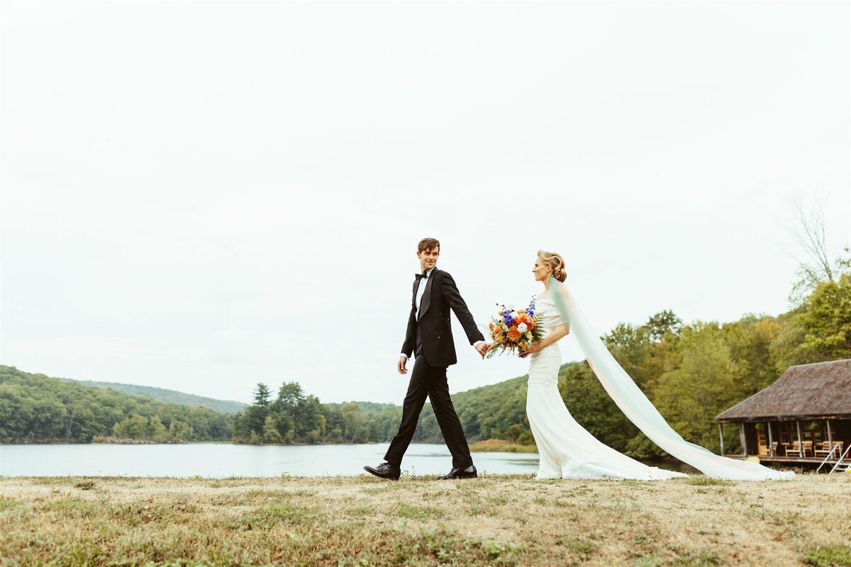 Hudson-Valley-Wedding-Planner-Glynwood-Farm-Wedding-Couple-Photos-20