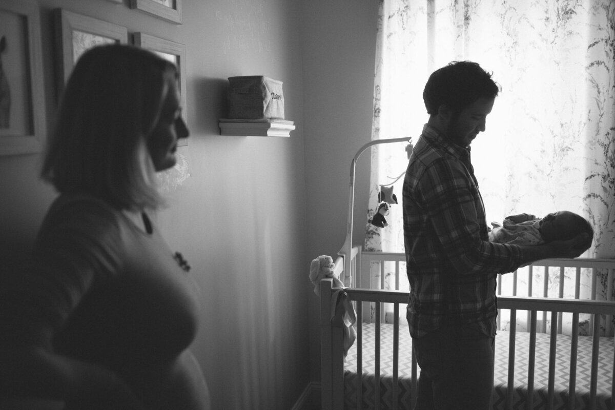 candid-natural-boston-newborn-family-photographer-zev-fisher-070