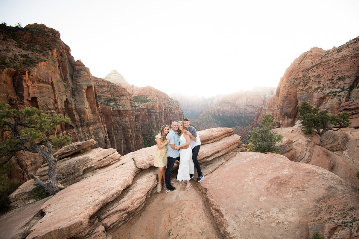zion-national-park-family-photographer-wild-within-us (30)