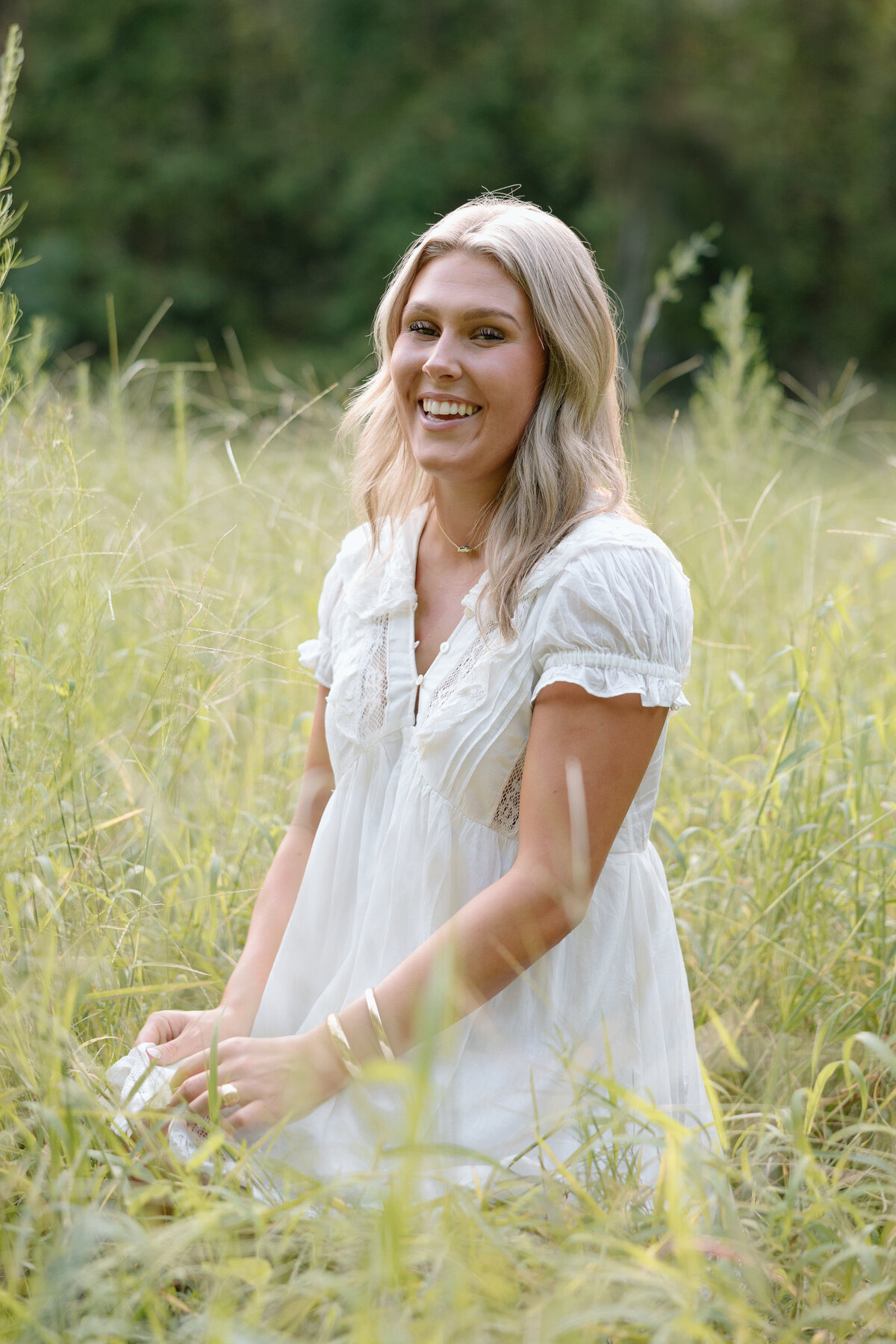 Senior photos in field