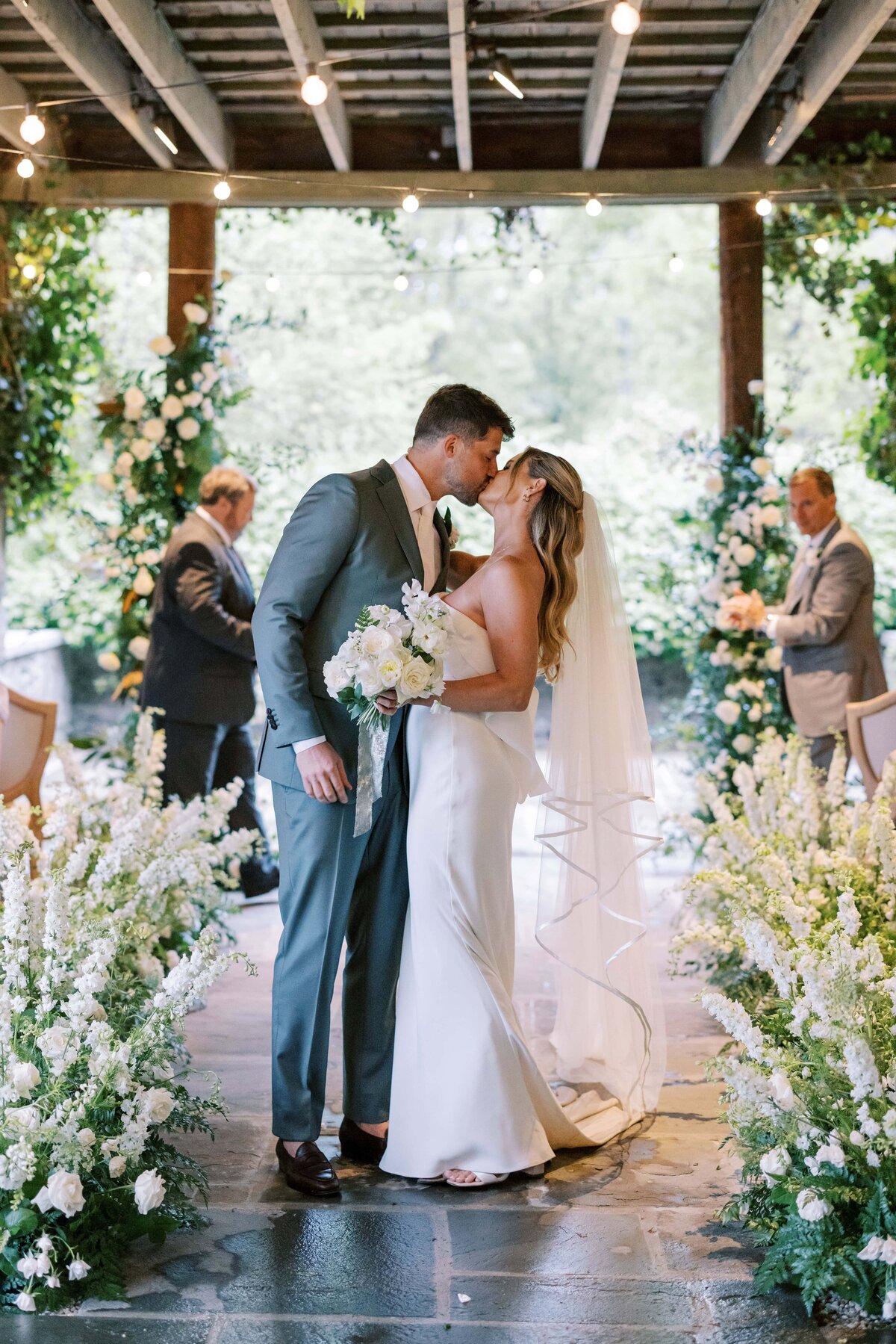 Danielle-Defayette-Photography-Goodstone-Inn-Wedding-VA-652