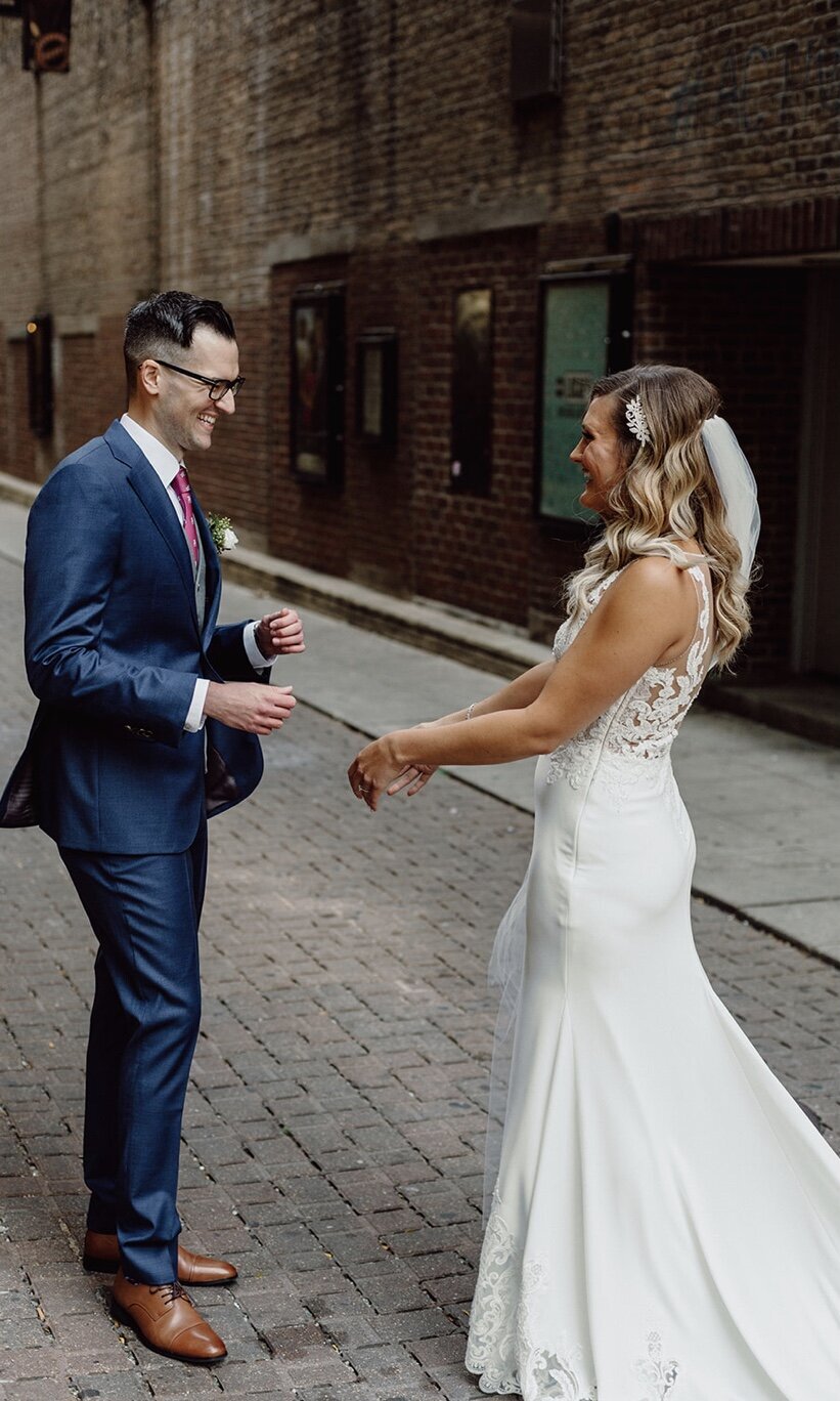 bride-groom-first-look-urban