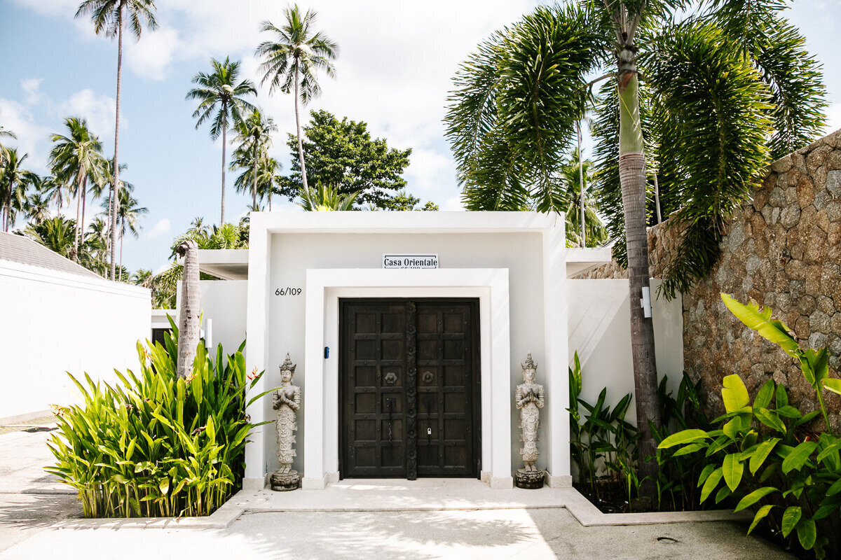 Discover Casa Orientale, a beautiful Balinese-style villa, surrounded by lush vegetation, near Mae Nam in Koh Samui Thailand.