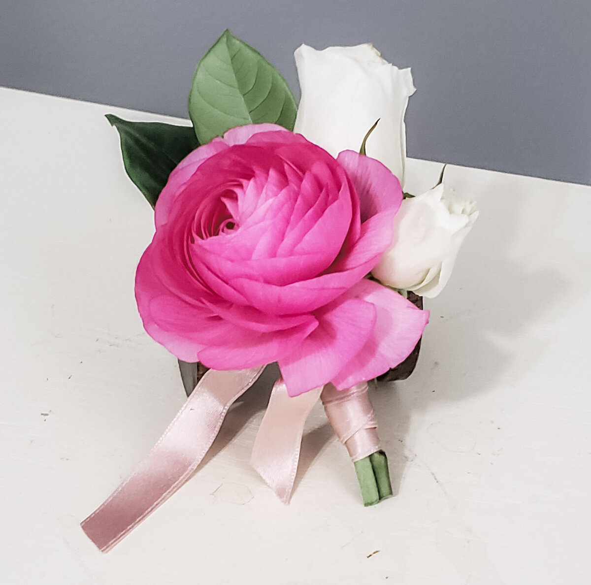 Maryland-wedding-florist-Classic-Rose-Sweet-Collections-boutonniere