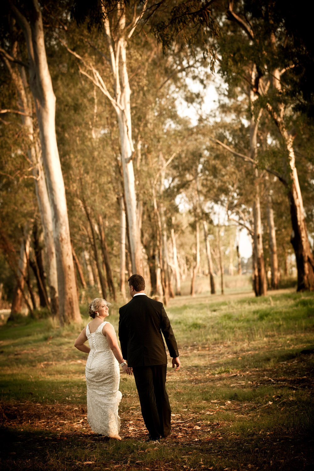 wedding couple on the bank of the Fitzroy River, Rockhampton, QLD