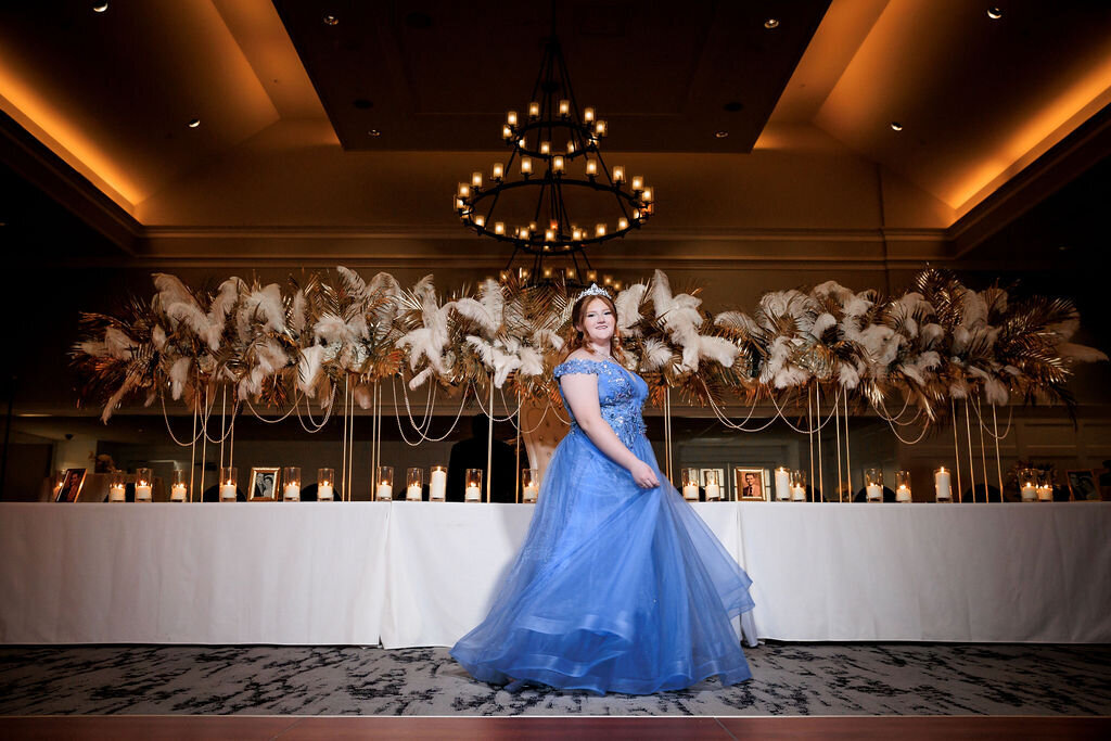 Sweet 16 birthday girl in front of her Great Gatsby head table at Park Avenue Club