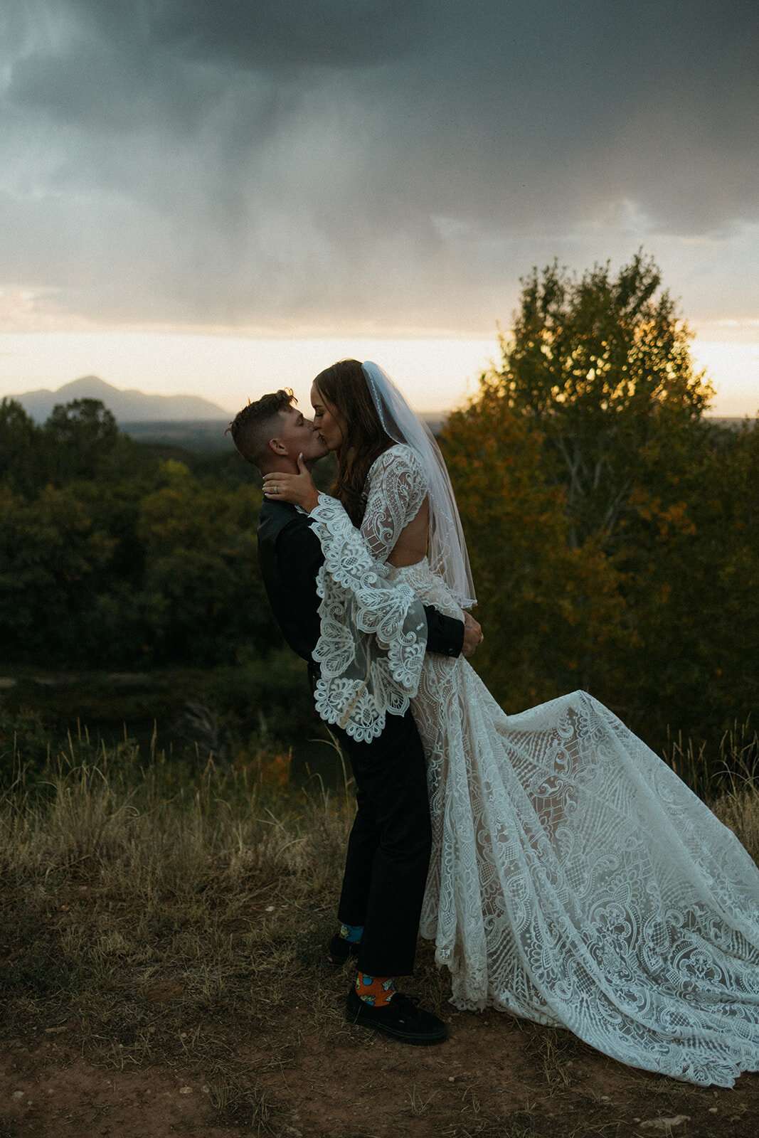 Colorado-Wedding-Photographer-Valdez-Sneaks-1235