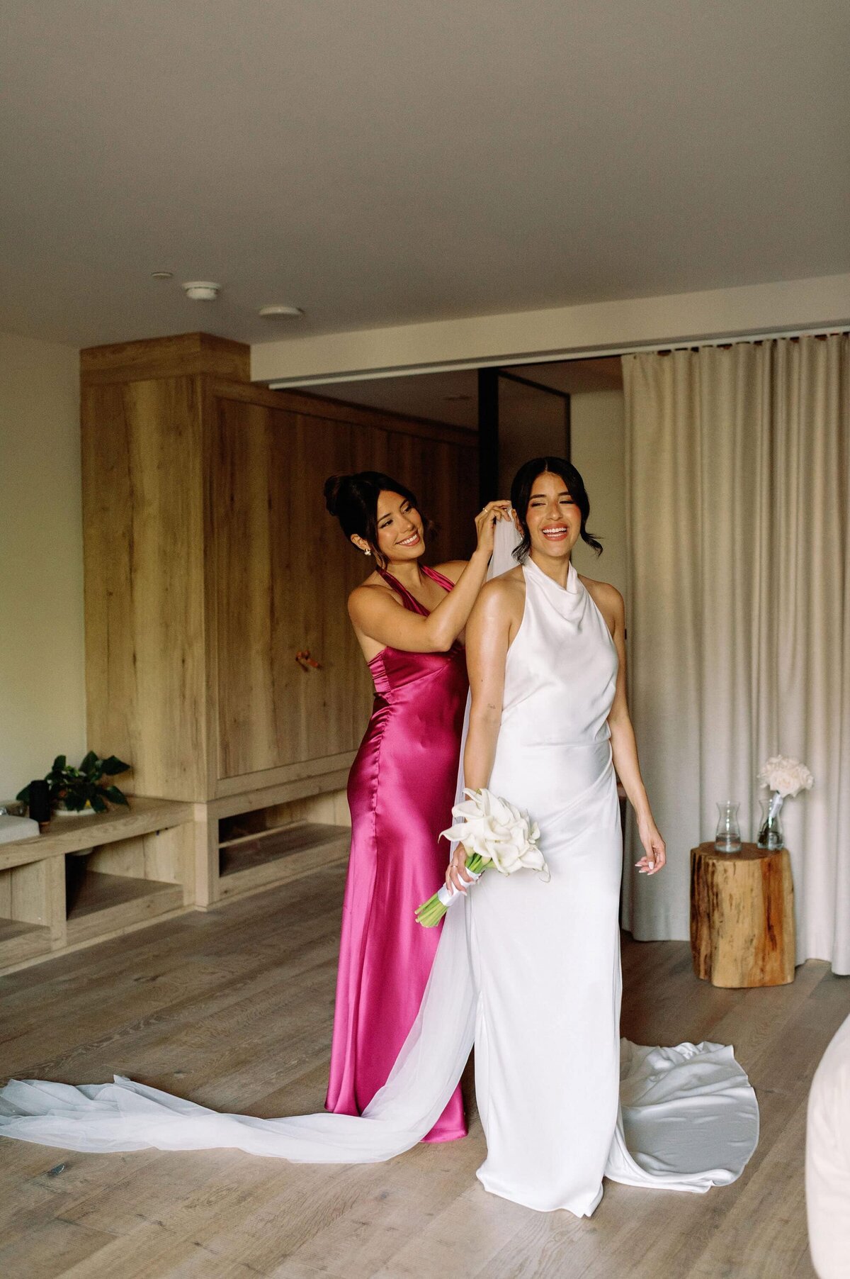 1HotelTorontoWeddingBride-176