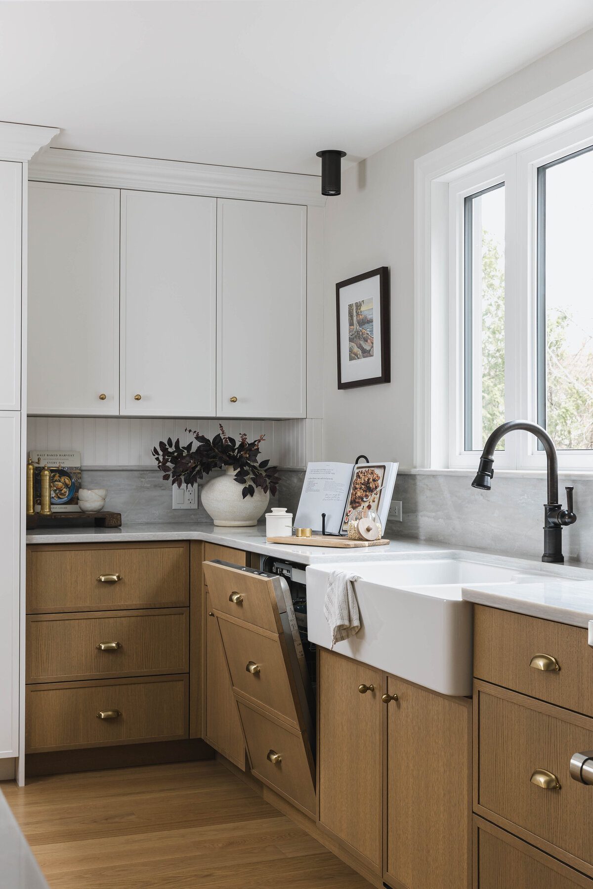 JM Design Studio - Kitchen, Living Room, Mud Room inspo-15