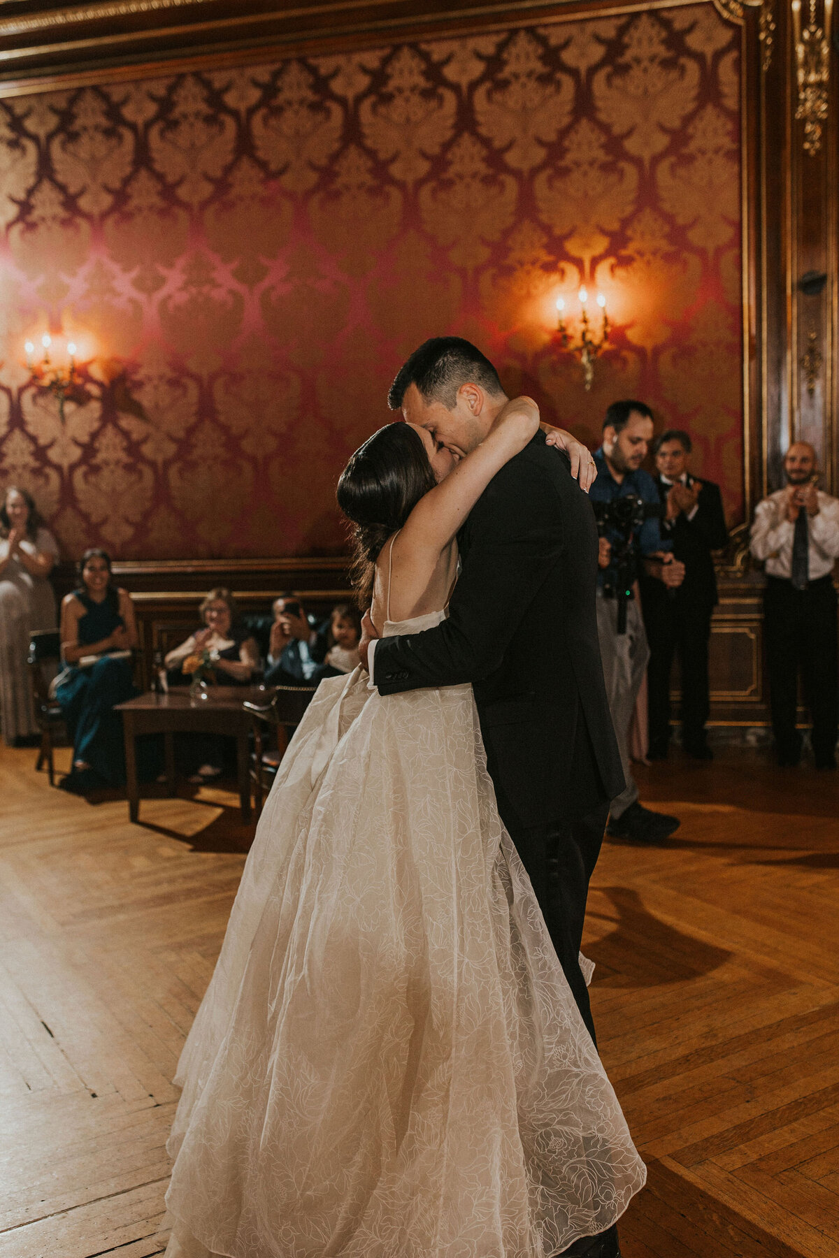 WELLING-FLORES.Wedding.EngineersClub-rcptn-214