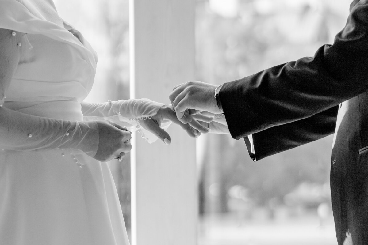 0744 Pascale and Nicolas NAC OBorn Room Wedding Downtown_Ottawa_Photography by Emma
