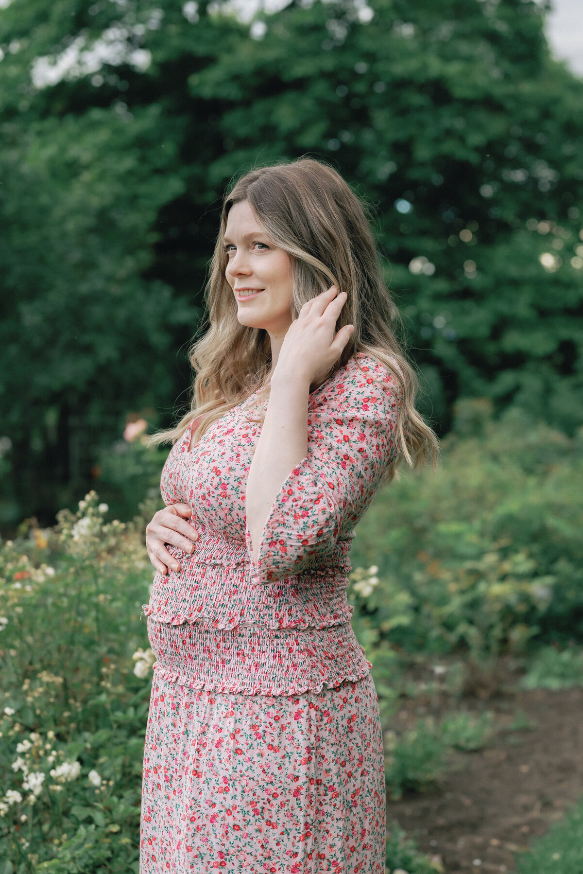Brooke Lacombe is an Ottawa, Ontario based maternity photographer, specializing in motherhood, maternity, newborn and family fine art photography.