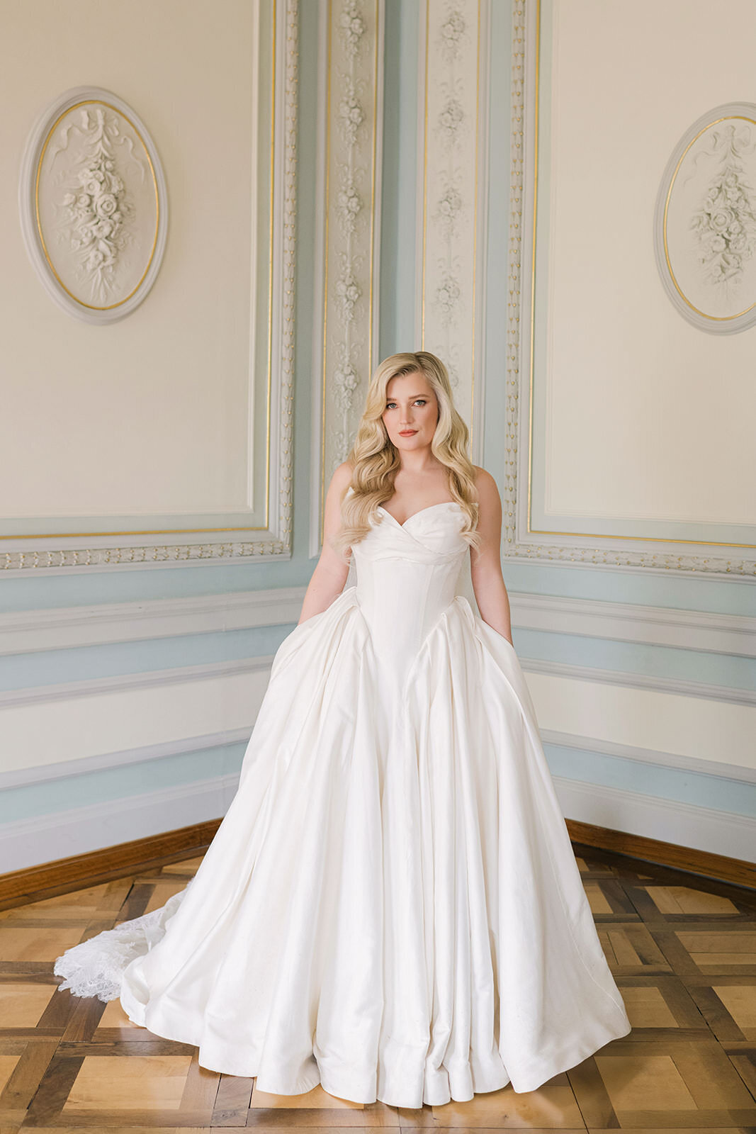 Powers_Wilson_Switzerland_Wedding_Bride_TaraHodgesPhotography026