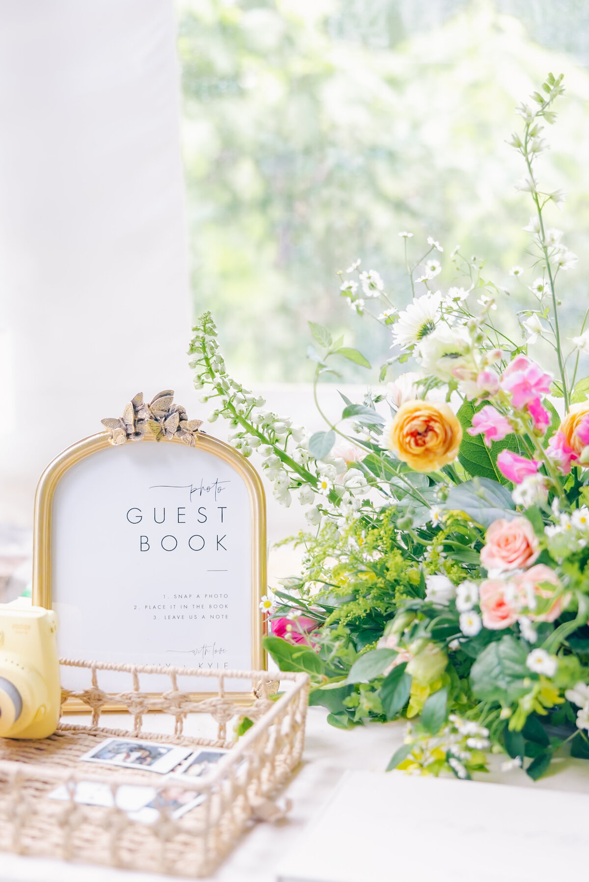 Sneak Peeks Creekside at Colliers End May Wedding | Lauren Elliott Photography | Emily & Kyle Anderson -85