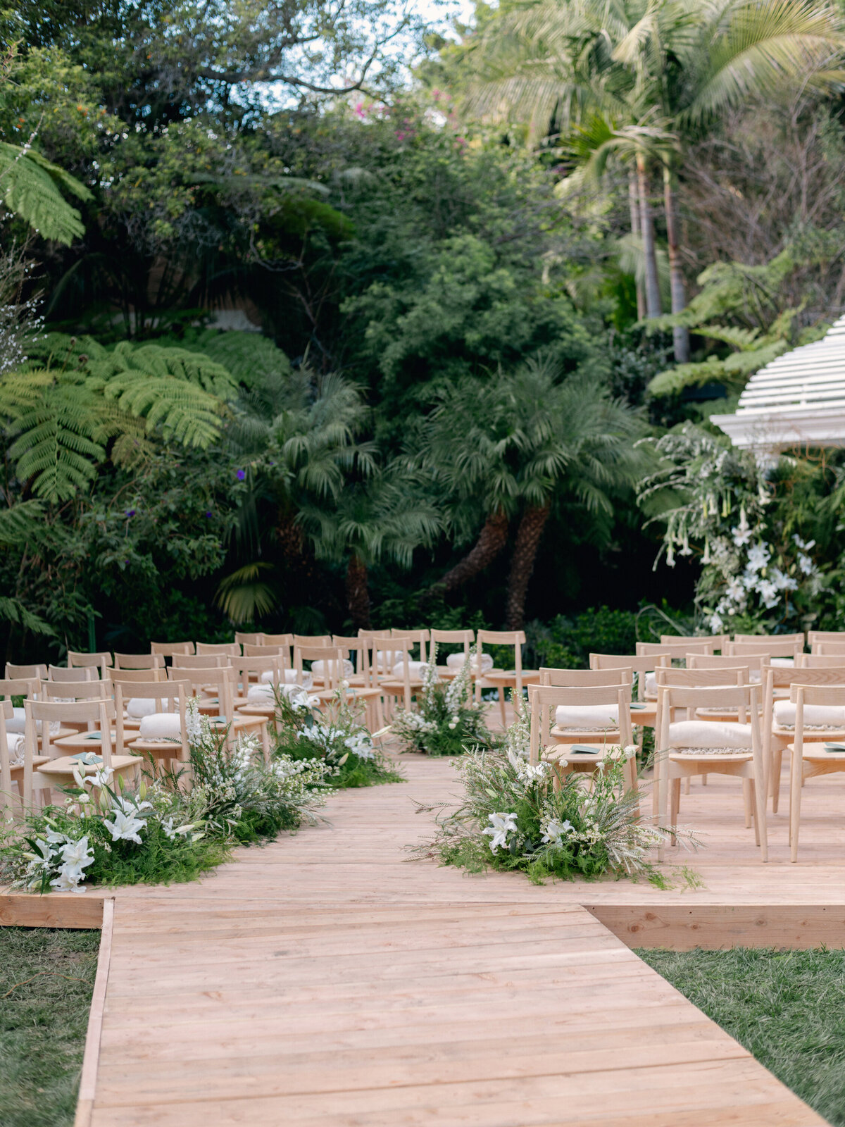 hotel-bel-air-wedding-modern-aisle