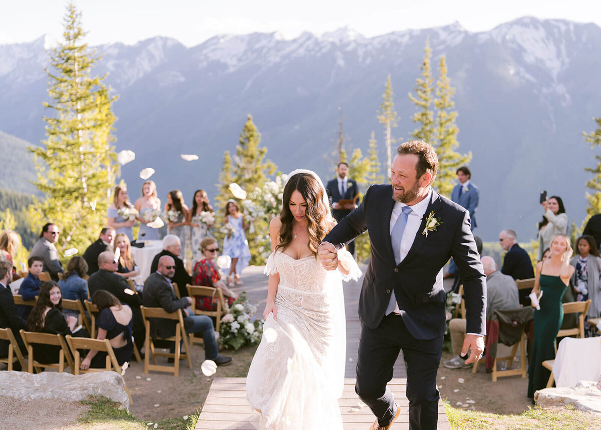 sharron-ian-aspen-mountain-club-wedding-ceremony-recessional