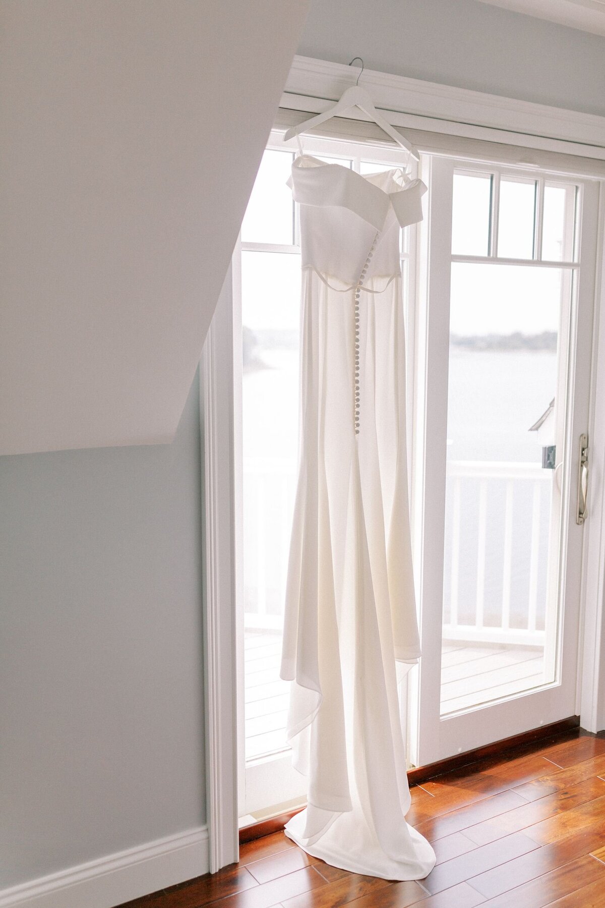 Caitlin-Chris-Blithewold-Mansion-Wedding-4