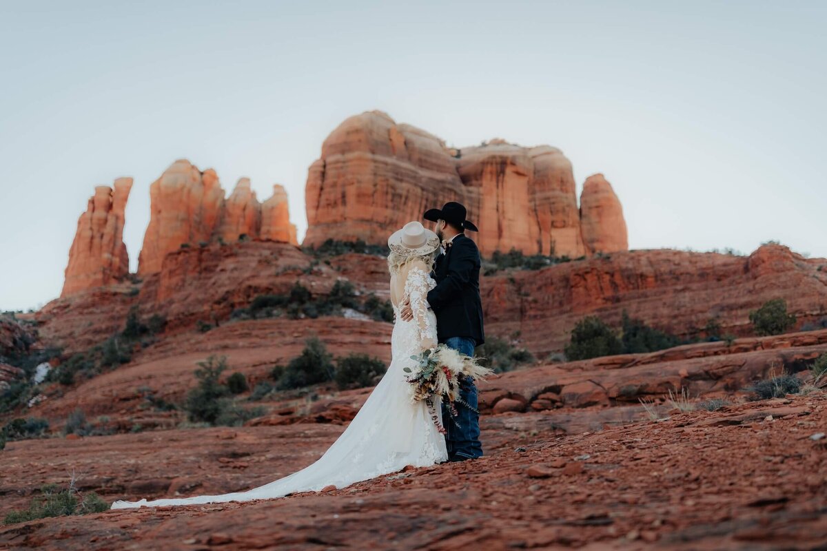 cathedral-rock-elopement