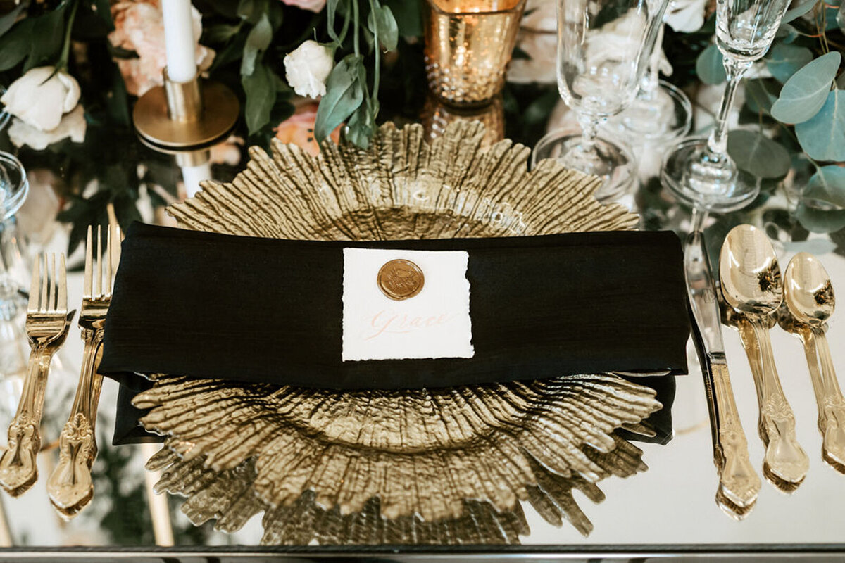 Elegant gold and black reception decor styled by CNC Event Design, modern and elegant wedding planner based in Calgary, Alberta. Featured on the Brontë Bride Vendor Guide.