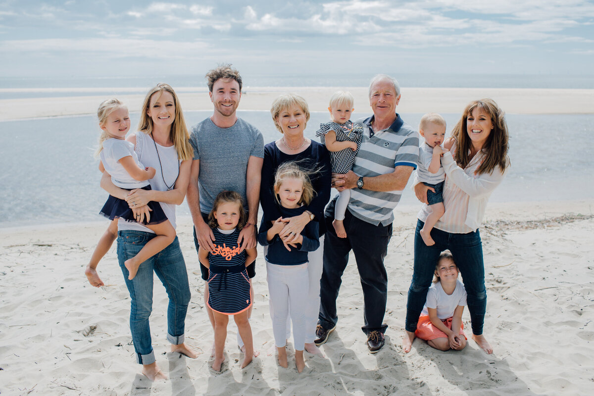 large-family-photo-at-beach