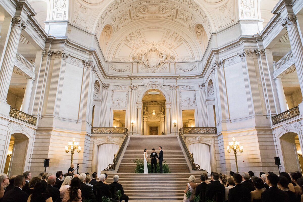 San-Francisco-City-Hall-Wedding-Nicole-Blumberg-Photography_0035