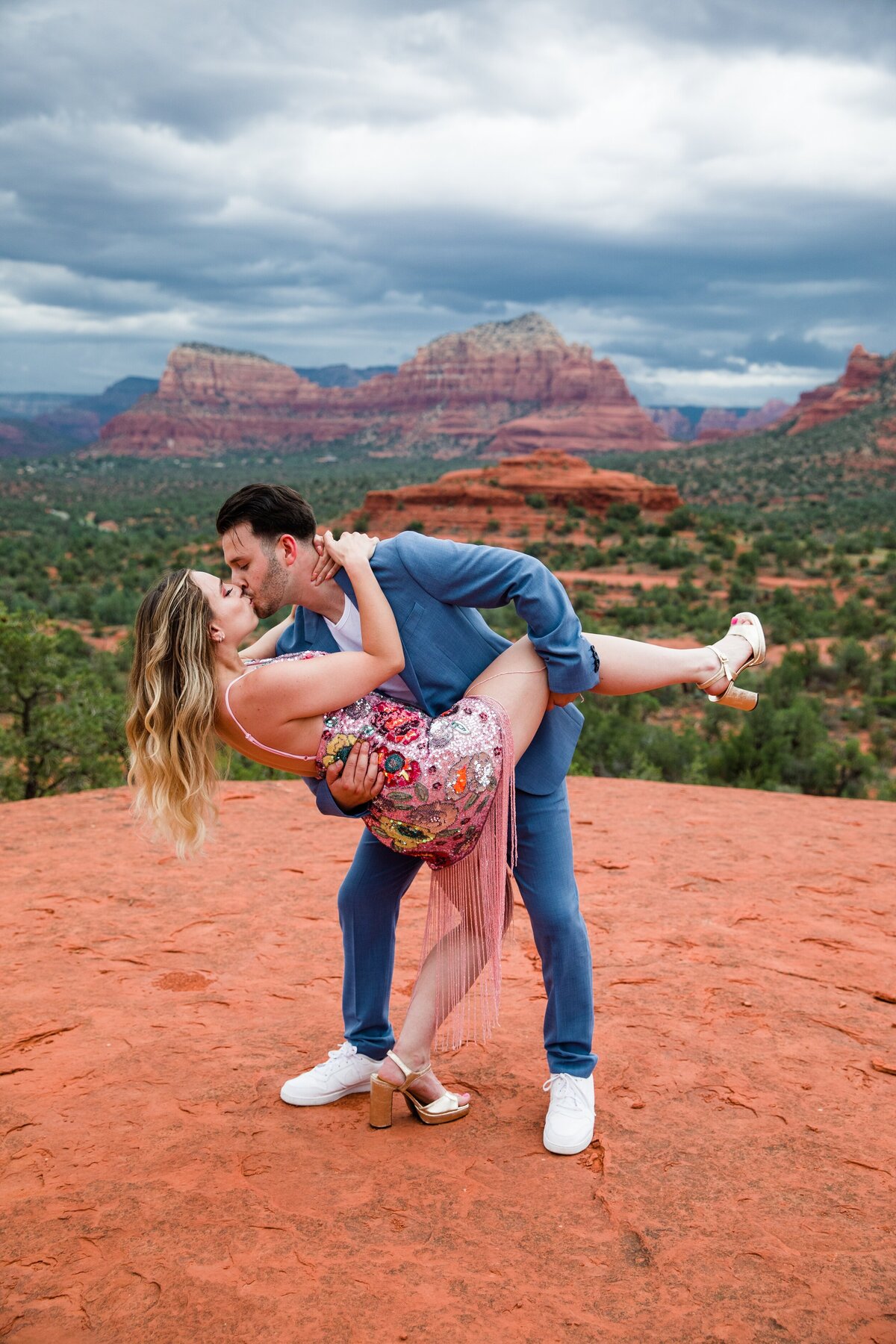 Bell Rock_Sedona_Danielle_Holman_Photography_Engagement_0007