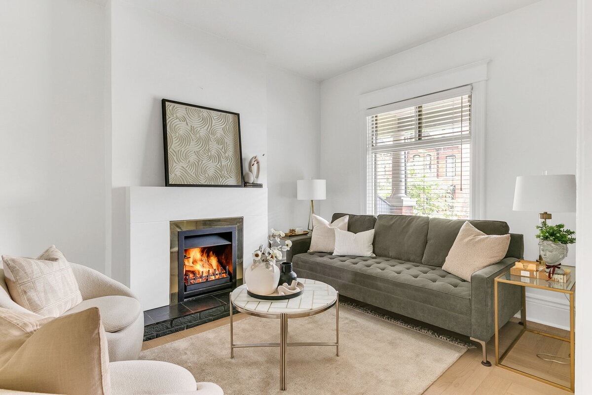 11-web-or-mls-8_001_Living Room
