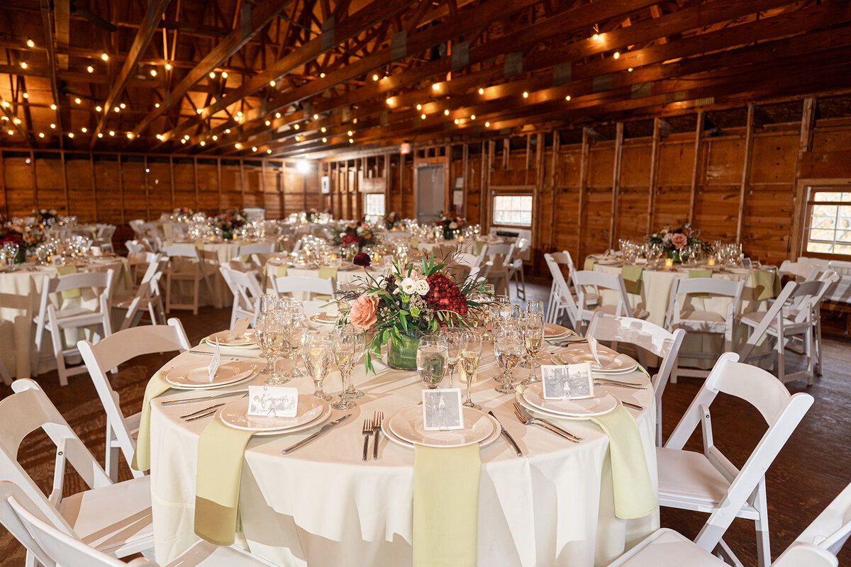 13-rustic-barn-wedding-reception-hudson-new-york