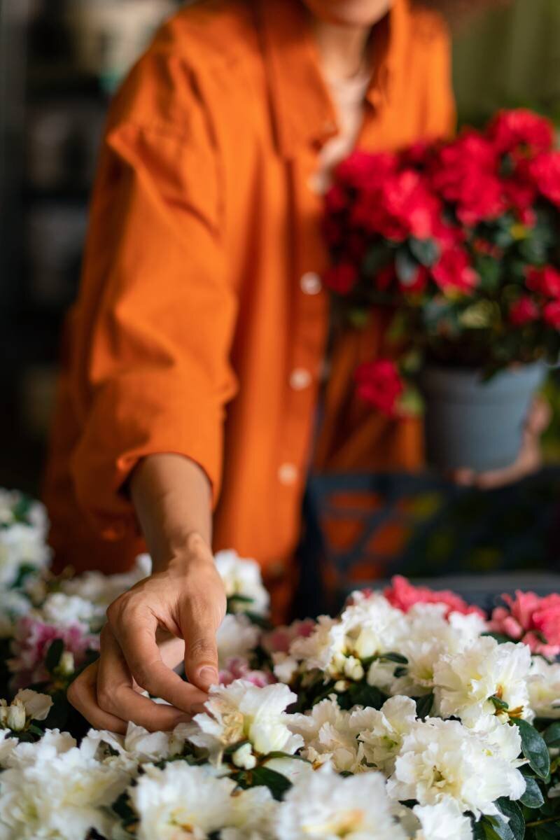 front-view-woman-with-beautiful-flowers