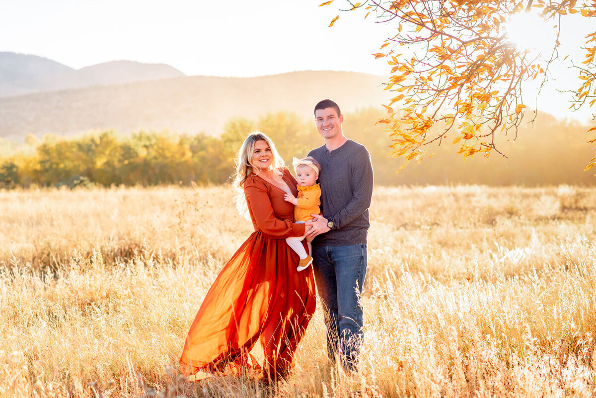 colorado-fall-family-in-fall-colors-sunset