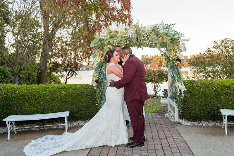 Detroit Wedding Photographer Victoria Wedding Chapel-158