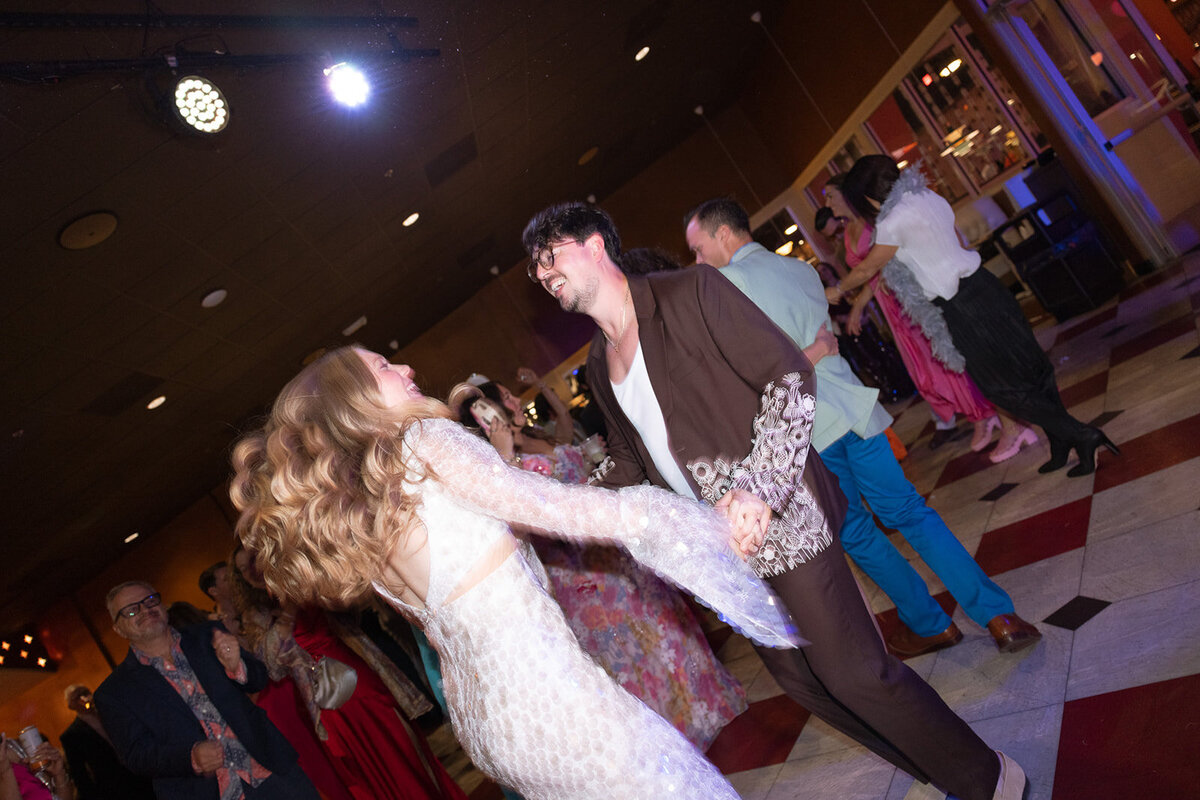 34-couple-dancing-disco-inspired-wedding-nashville