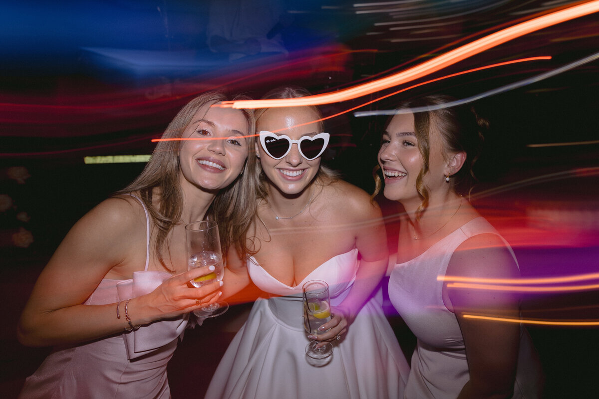 20-bride-with-bridesmaids-upstate-new-york-wedding