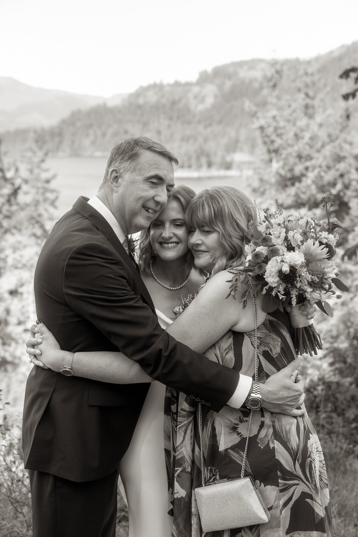 victoria-and-chester-west-coast-wilderness-lodge-intimate-wedding-chelsea-brown-photography-276
