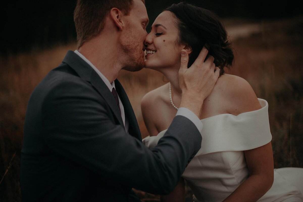 Kylie&Garrett_Bride&Groom_KiKiCreates-159