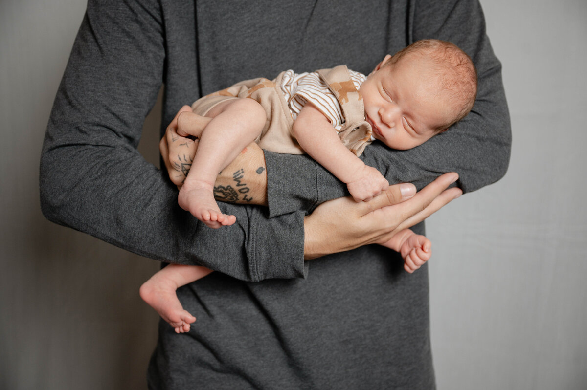 Taylor Elizabeth Photography Weddings and Lifetyle Photographer in Indiana Maternity + Family Photo 26