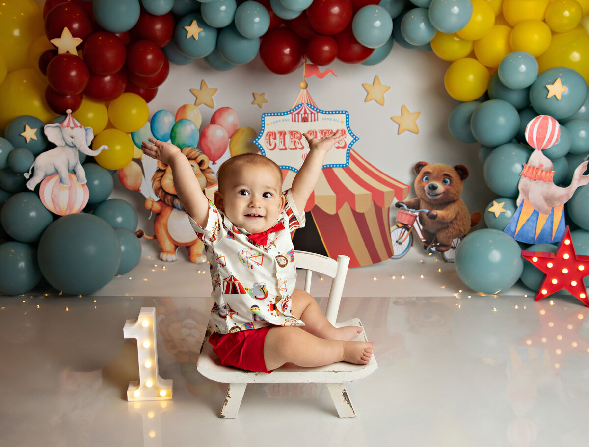 cakesmashbestphotographertudiofamilybirthdaynewbornboyamilynewborngirlfirstbirthdayportraiturephotographystudioportraitsnewborngirlboyfamilyEvaMaganaPhotographychildphotographer (5 of 10)