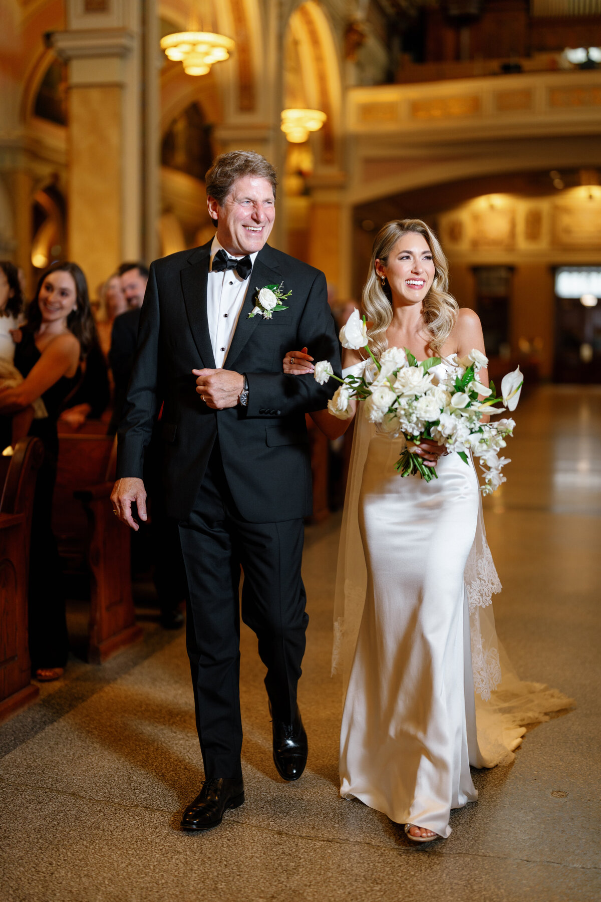 Aspen-Avenue-Chicago-Wedding-Photographer-Chicago-Athletic-Association-Simplicitee-XO-Design-Co-St-Mary-of-the-Angels-Church-Anomalie-Beauty-Timeless-Vogue-67