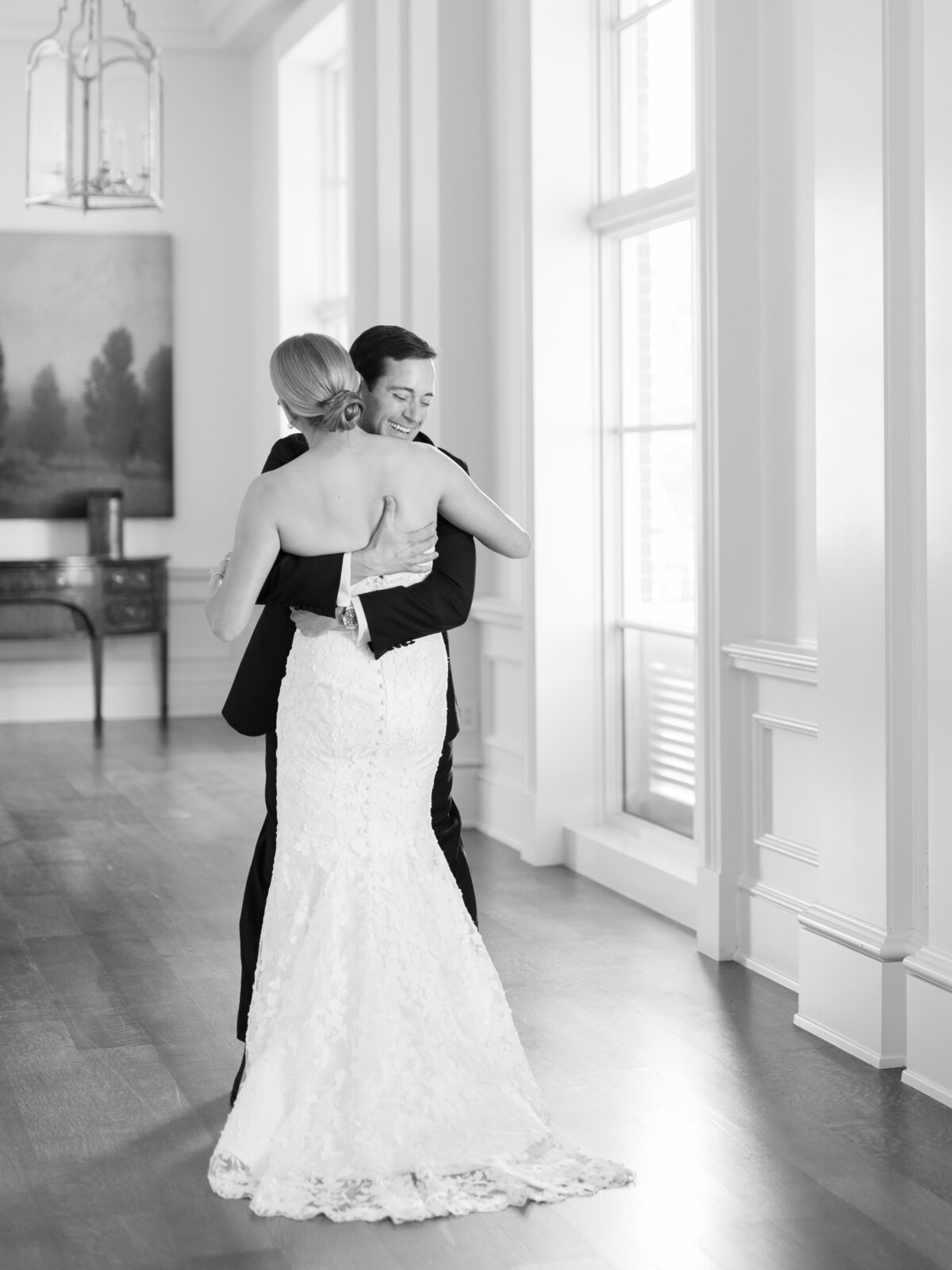 timeless-first-look-houston-country-club-wedding