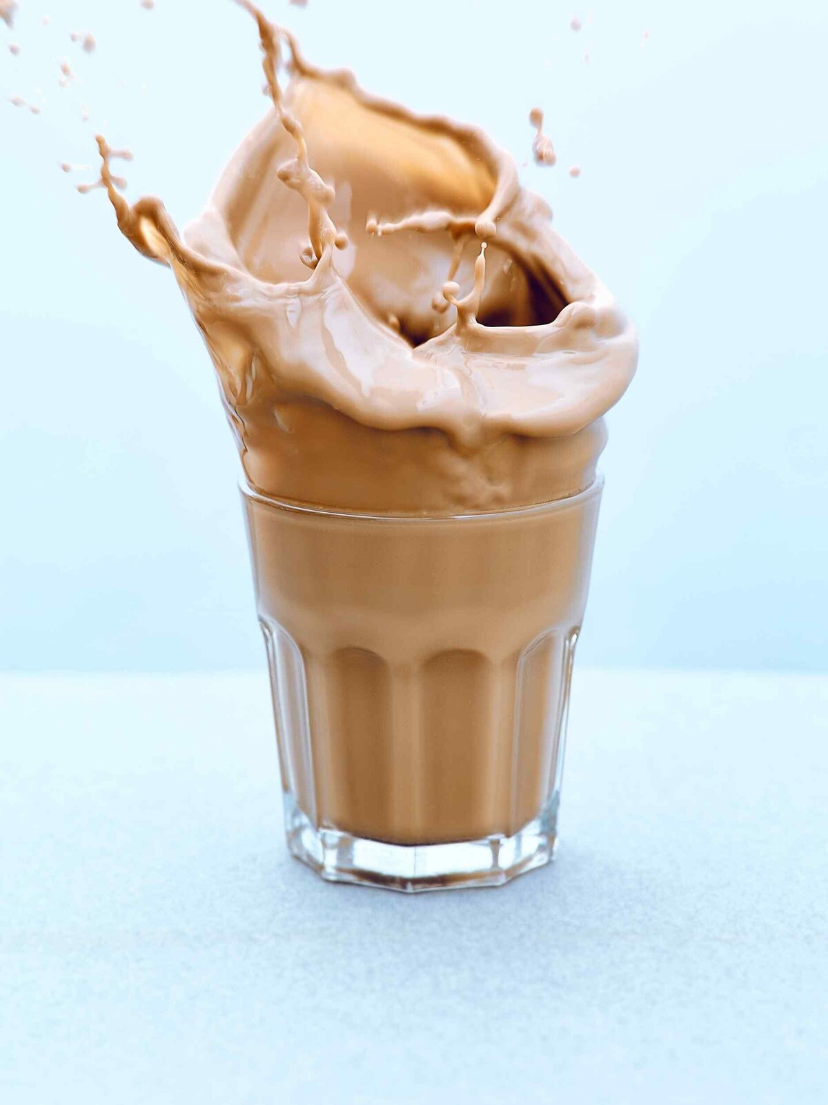 fooddrinks_photography_milk-coffee-projection