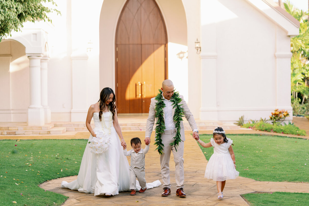 082325_KELLIECHRIS_SNEAKPEAK_24