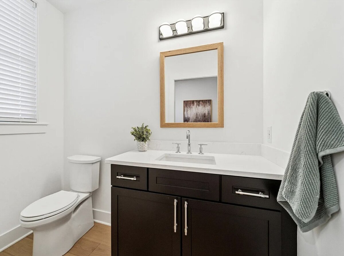 Kelly DeTommaso Elegant Transitions Ambler Unit B - Powder Room
