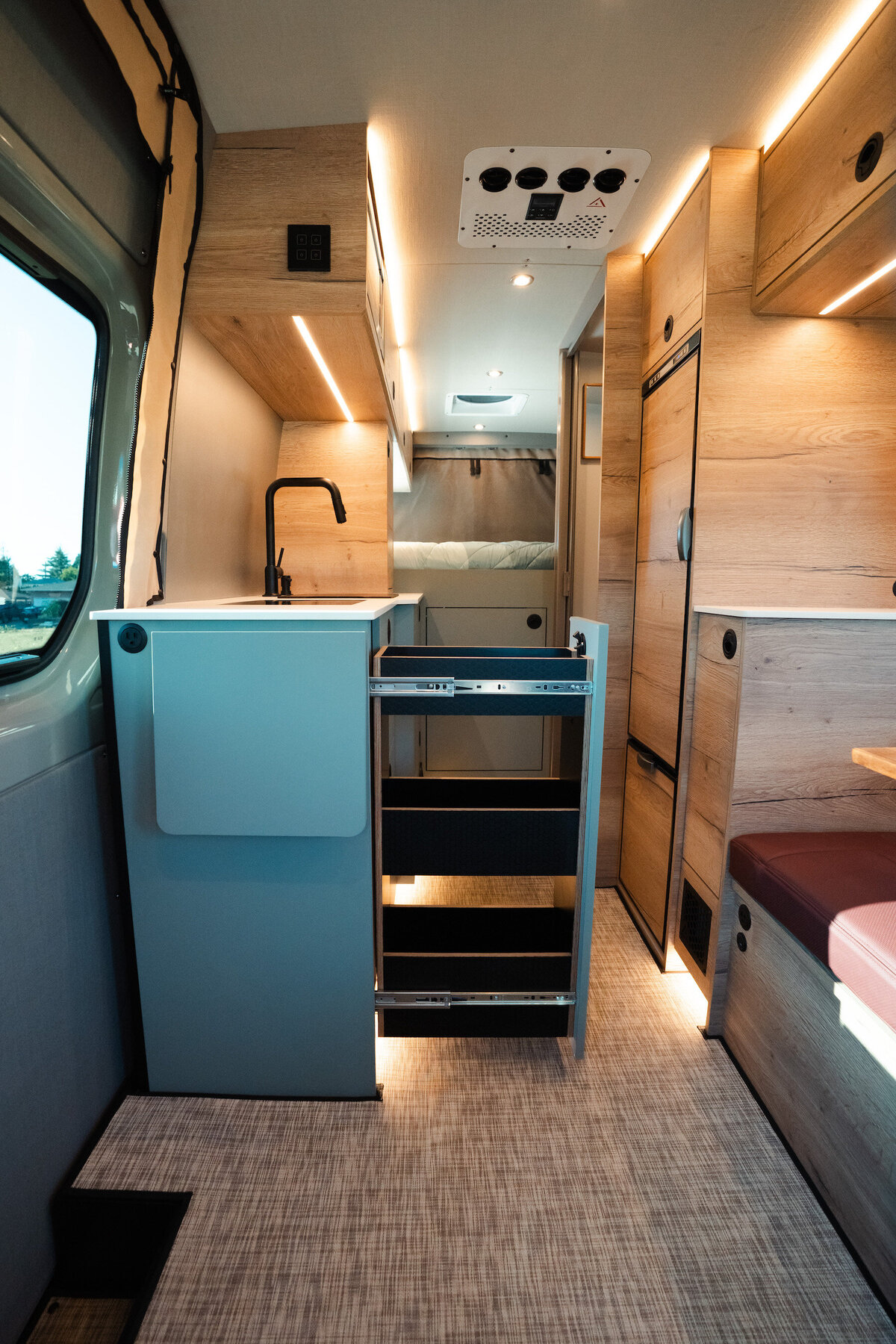 2_CeCeVan122_BenchmarkVehicles2025CeceVan122_BenchmarkVehicles2025_DSC3159
