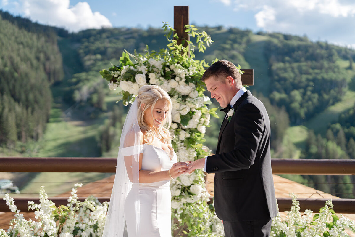 stein-eriksen-lodge-july-summer-park-city-mountain-wedding-pepper-nix-2212-1698