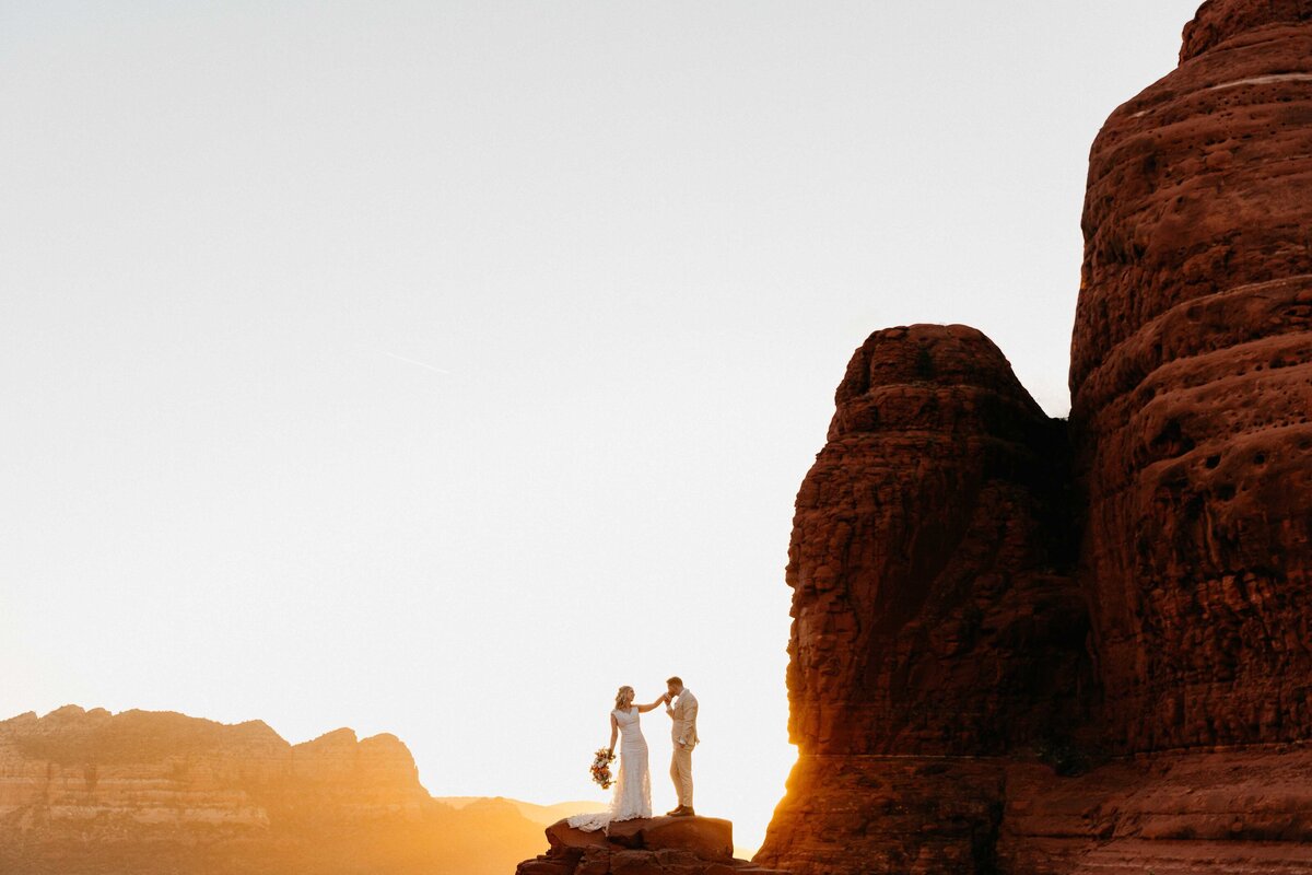 Sedona-Arizona-Red-Rock-Elopement-Wedding-Photographer_0004