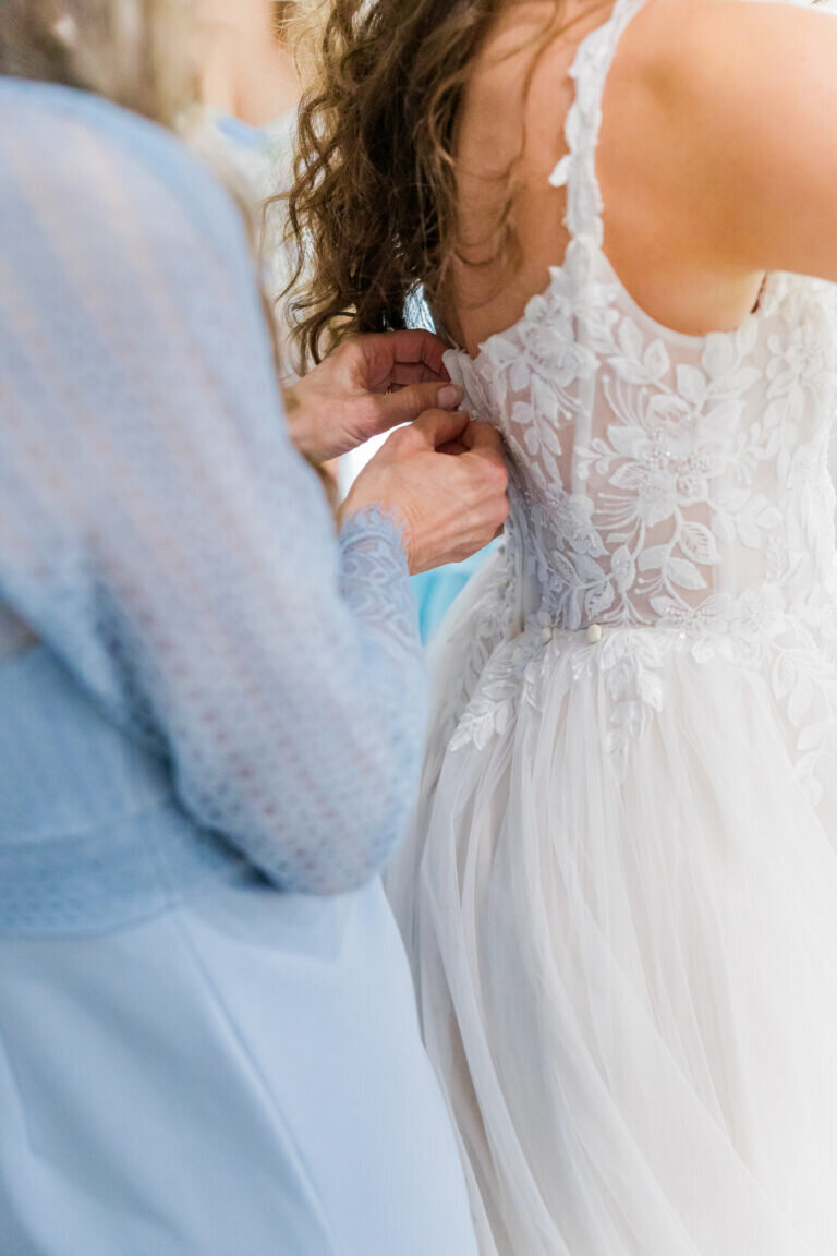 TheFourSeasonsBarnSpringWedding0065-1-768x1152
