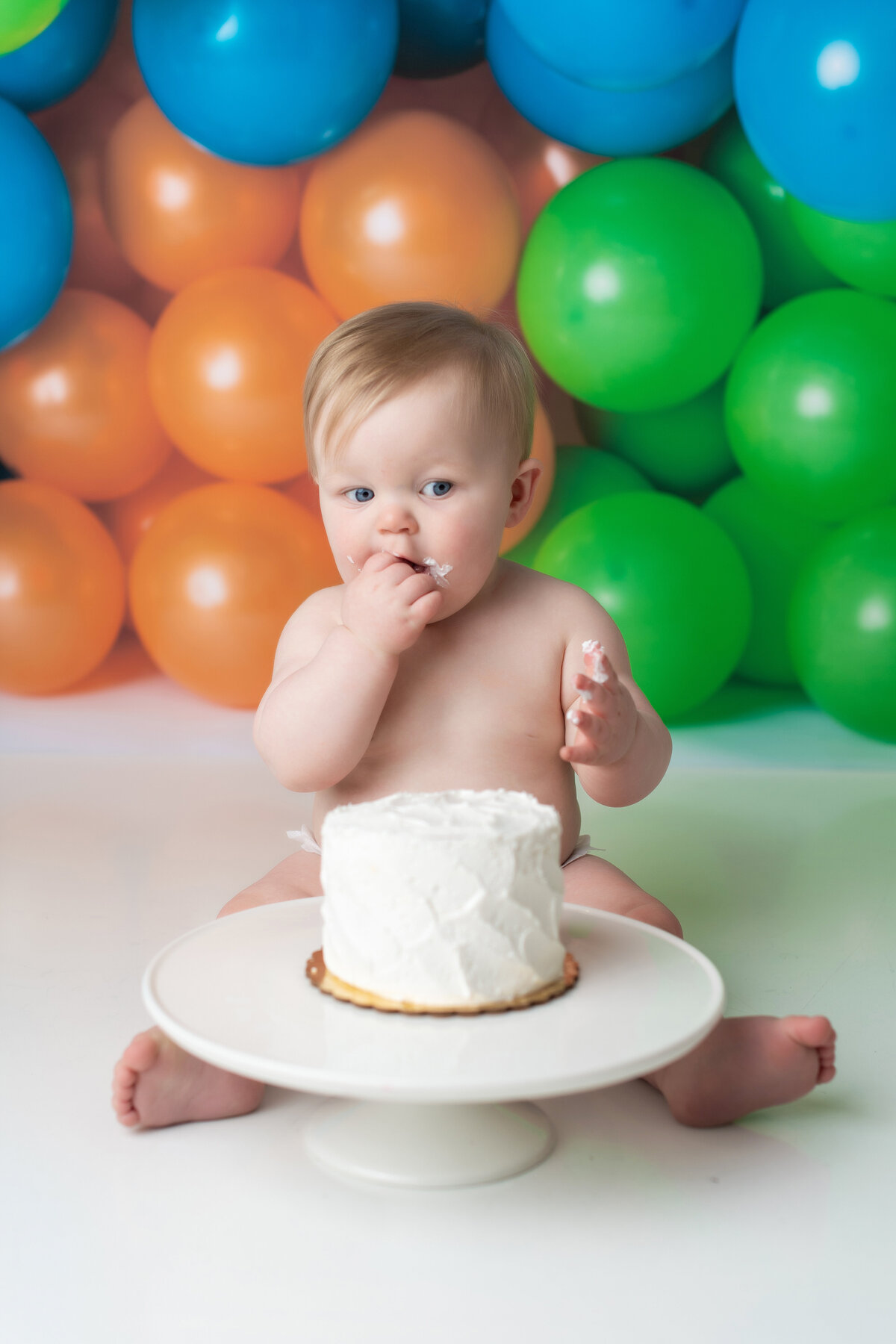 cake smash photographer Knoxville, cake smash portraits near me